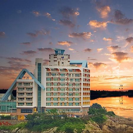 Mohang Haenaru Family Hotel بوان المظهر الخارجي الصورة