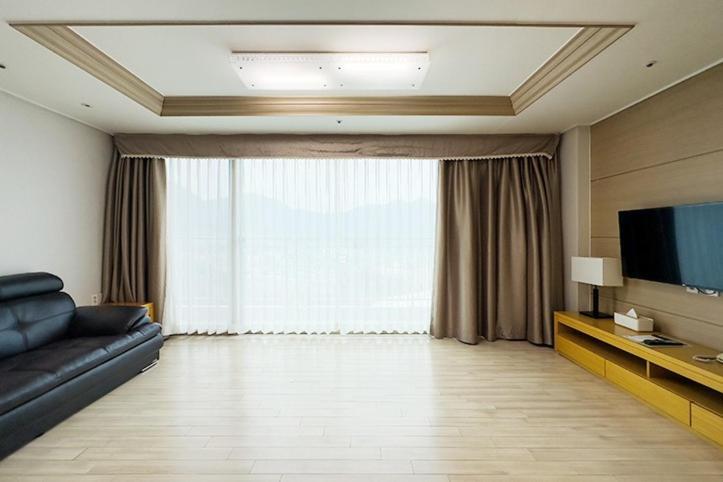 Mohang Haenaru Family Hotel بوان الغرفة الصورة