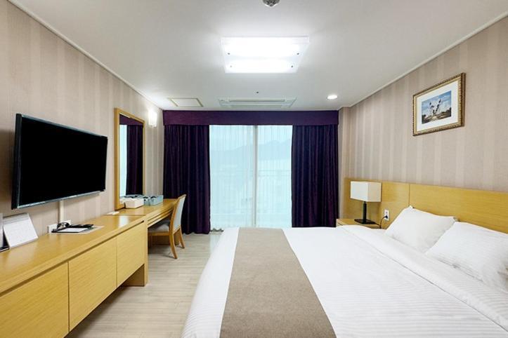 Mohang Haenaru Family Hotel بوان الغرفة الصورة