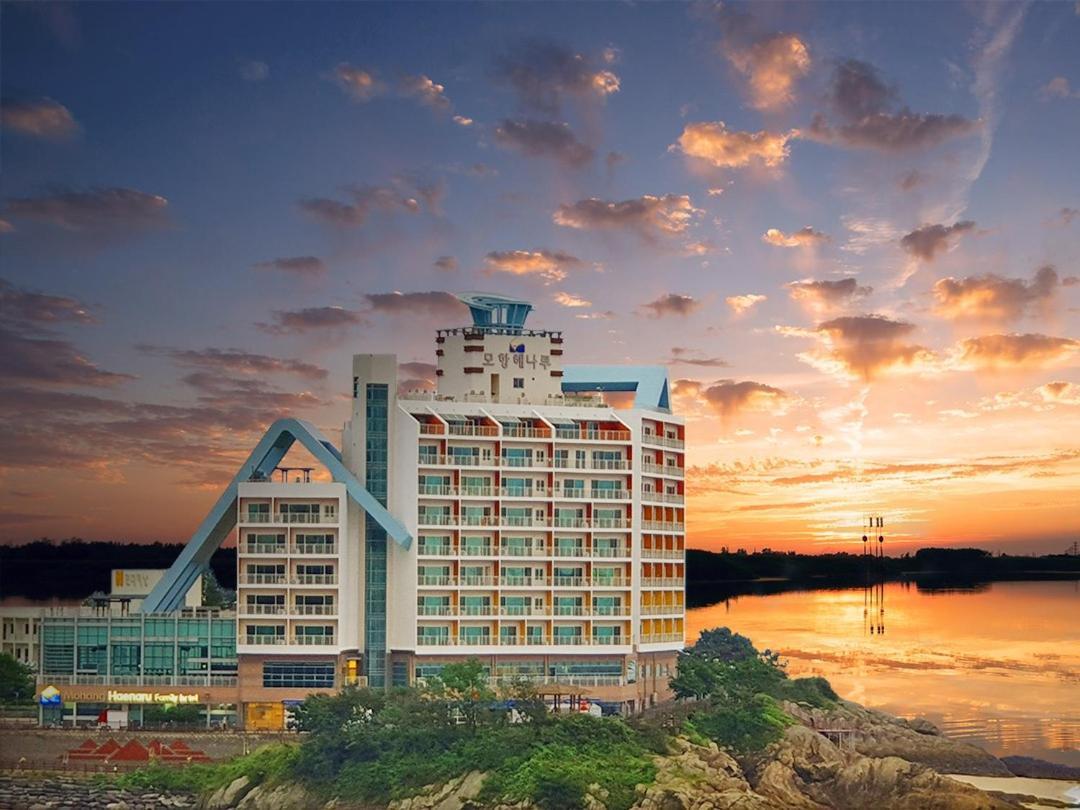Mohang Haenaru Family Hotel بوان المظهر الخارجي الصورة